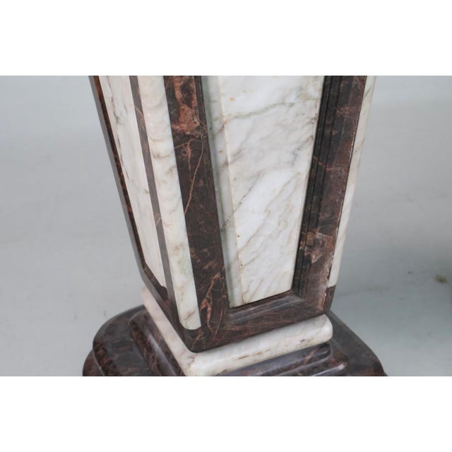 Burgundy Pair of Early 20th Century Neoclassical Variegated Marble Pedestals, 31.5" For Sale - Image 8 of 12