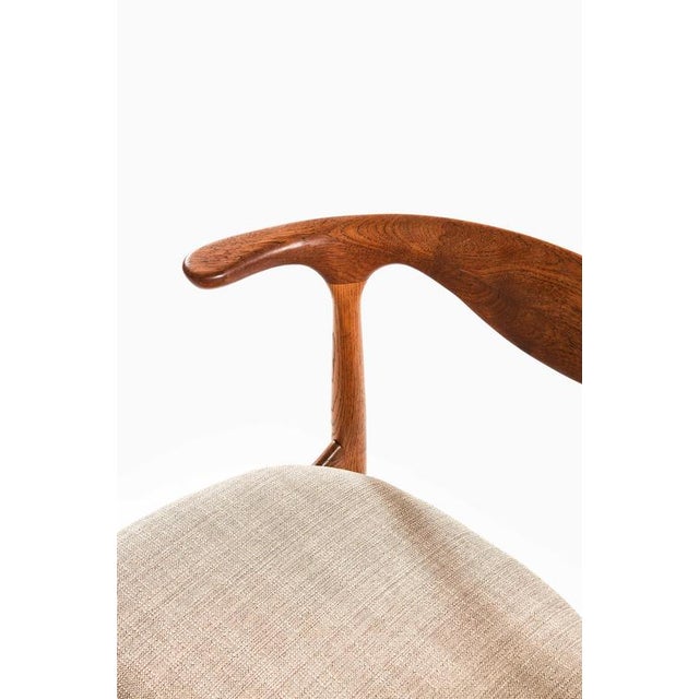 Brown Cowhorn Dining Chairs in Fabric, Oak and Teak attributed to Knud Færch, 1969, Set of 6 For Sale - Image 8 of 9