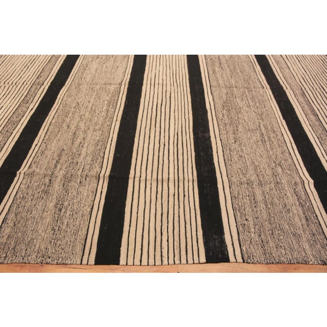 Nazmiyal Collection Modern Abstract Kilim Area Rug For Sale - Image 4 of 9