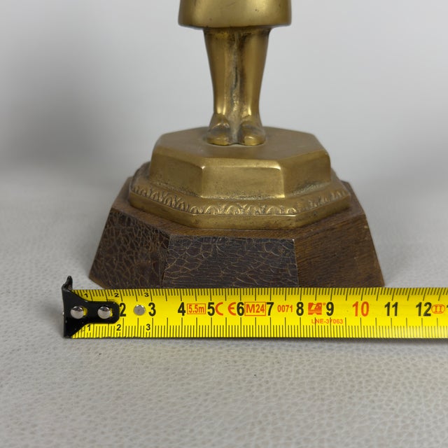 Bronze Statues of a Traffic Policeman and Policewoman on a Wooden Base, 20th Century, Set of 2 For Sale - Image 10 of 12