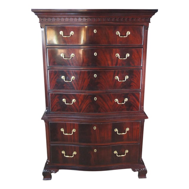1990s Thomasville 18th Century Collection Flame Mahogany Bow Front Tallboy Highboy Chest Dresser For Sale