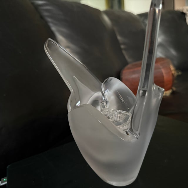 Art Deco Lalique ‘Sylvie’ Vase Intwined Turtle Doves With Frog 8.5”h Circa 1970 - Excellent Condition For Sale - Image 3 of 8