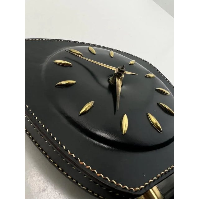 1950s Leather Table Clock attributed to Jacques Adnet, 1950s For Sale - Image 5 of 9