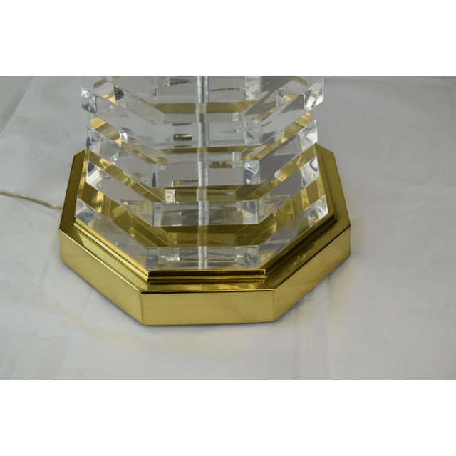 Brass Vintage 1991 Bauer Hollywood Regency Styled Stacked Lucite and Brass Table Lamp With Brass Base and Cover For Sale - Image 8 of 11