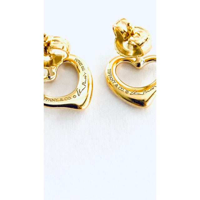 Tiffany and Co. 1990s Elsa Peretti Tiffany Co Open Heart 0.43 Inch Earrings Eighteen Karat Yellow Gold - 2 Pieces For Sale - Image 4 of 9