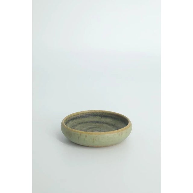 This set of 2 miniature bowls was designed by Gunnar Borg for the Swedish manufacture Gunnars Keramik Höganäs during the...