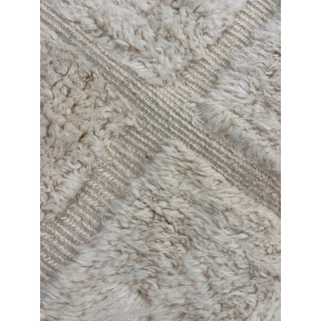 Moroccan Beni M’rirt Wool Rug – Hand Knotted Berber Carpet, Large Ivory Luxury Area Rug For Sale - Image 13 of 15