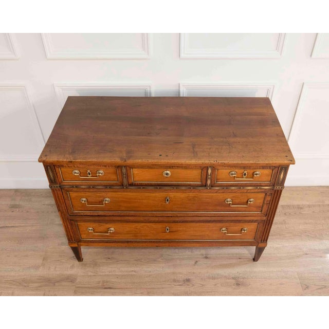 French Louis XVI Walnut Chest of Drawers with Brass Inlay, France, Late 18th Century For Sale - Image 3 of 10