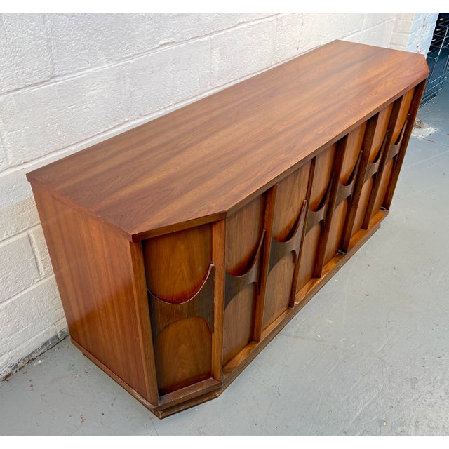 Brown Vintage Kent-Coffey "Perspecta" Walnut Buffet, Attributed For Sale - Image 8 of 16