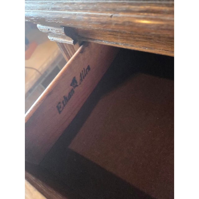 1970s Ethan Allen Jacobean Charter Oak Breakfront China Cabinet Hutch Display For Sale - Image 11 of 11