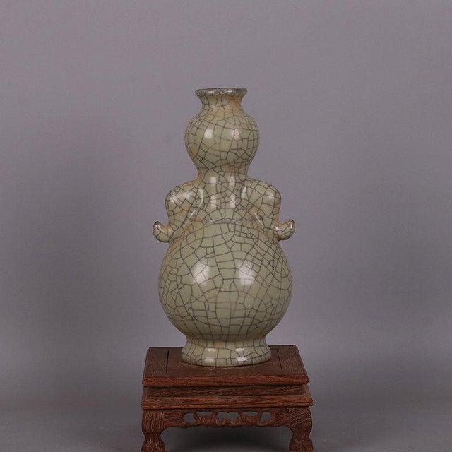 Art Deco Chinese Ceramic Vase Ge Ware Crackle Glaze Celadon Double Ears Vase For Sale - Image 3 of 9