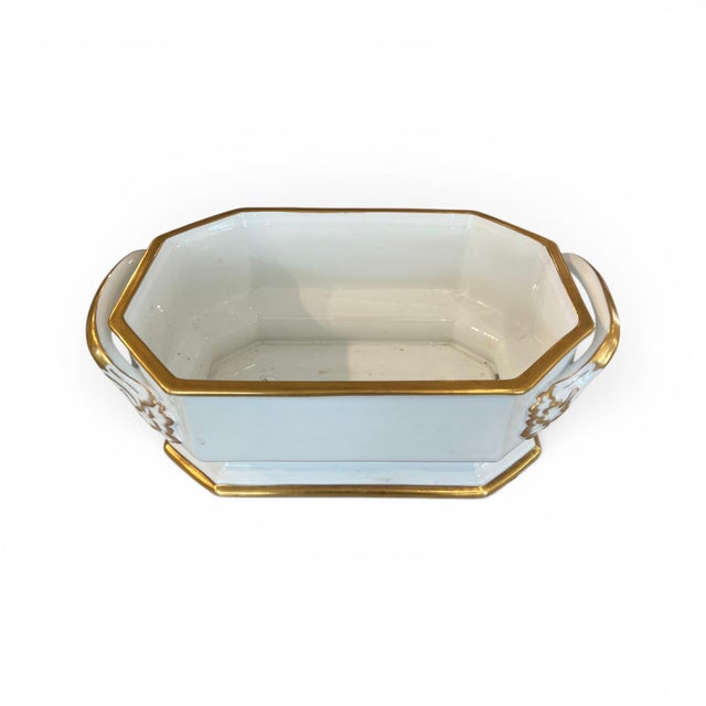 19th Century 19th Century European Porcelain Jardiniere With Gilding For Sale - Image 5 of 6