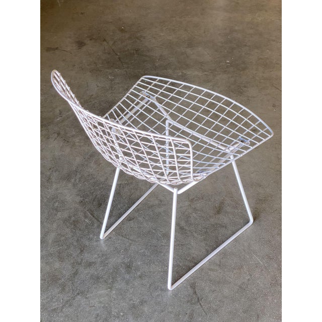 Metal White Wire Side Chair Atributed to Harry Bertoia for Knoll, Pair Circa 1952 For Sale - Image 7 of 9