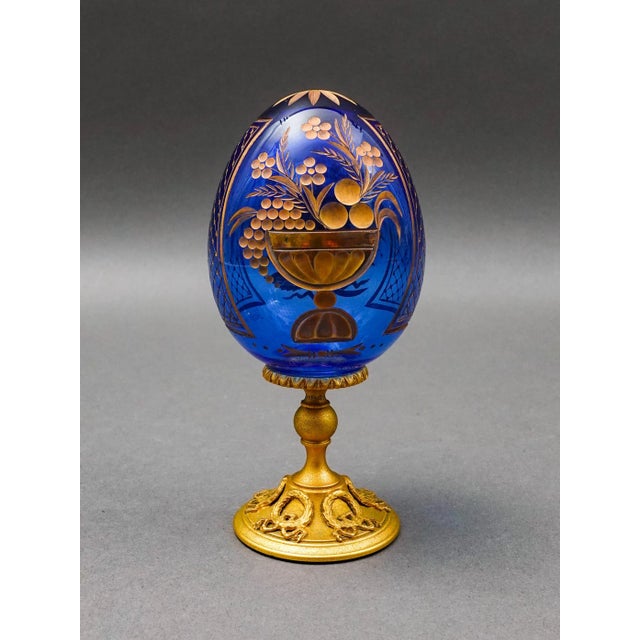 Traditional Mid 20th Century Faberge Cobalt Blue Cut Crystal Gold Gilt Rose Flower & Fruit Basket Egg #0681 For Sale - Image 3 of 8