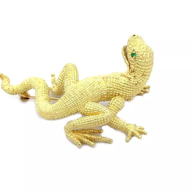 Kurt Wayne Lizard Brooch 18k Yellow Gold Gemstones Eyes For Sale - Image 4 of 7