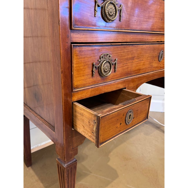 18th Century Italian Chest of Drawers For Sale - Image 4 of 16