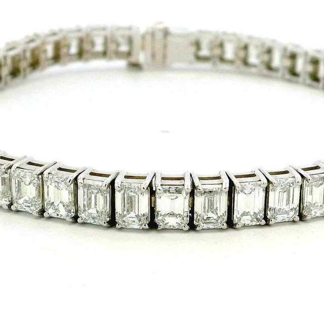 1990s 18k White Gold 16.32 Carat Emerald Cut Diamond Tennis Bracelet For Sale - Image 10 of 11
