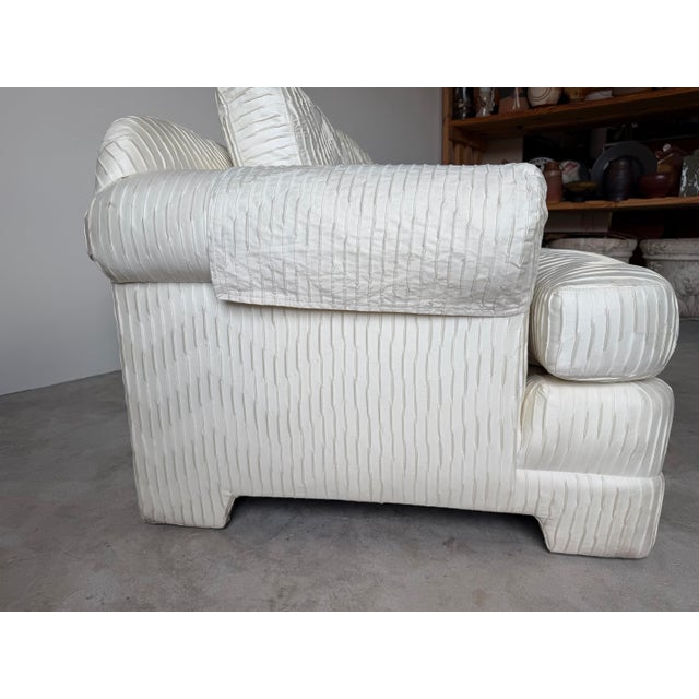 Vintage Century Furniture White Textured Fabric Three-Seater Sofa For Sale In Miami - Image 6 of 18