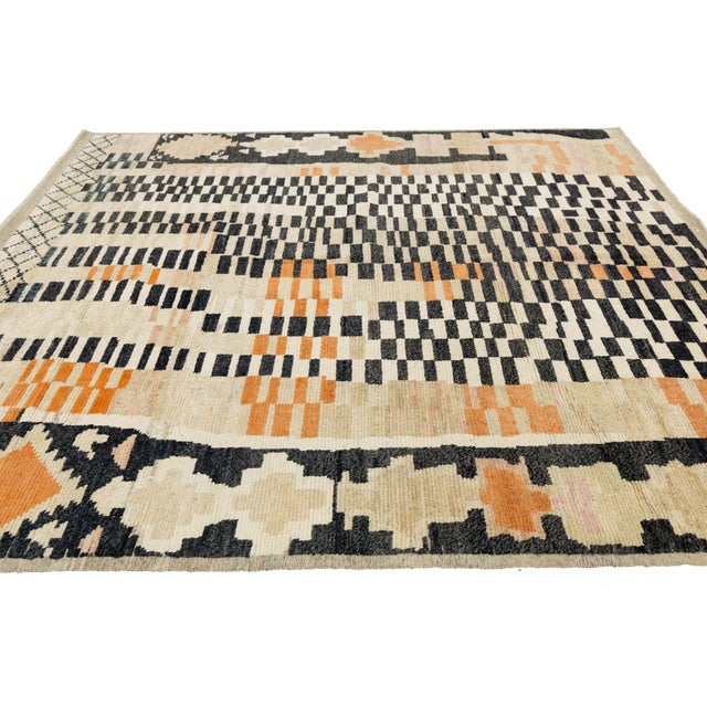 Beige Beige Modern Checkered Moroccan Wool Rug – HandKnotted Geometric Berber Style For Sale - Image 8 of 11