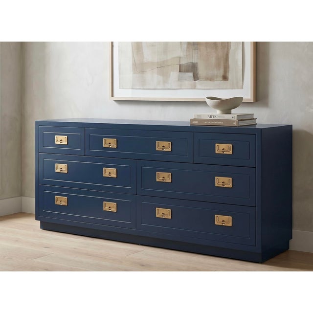 This is the crowning jewel of my collection♥️ Authentic vintage Henredon dresser featuring stunning oak grain, clean...