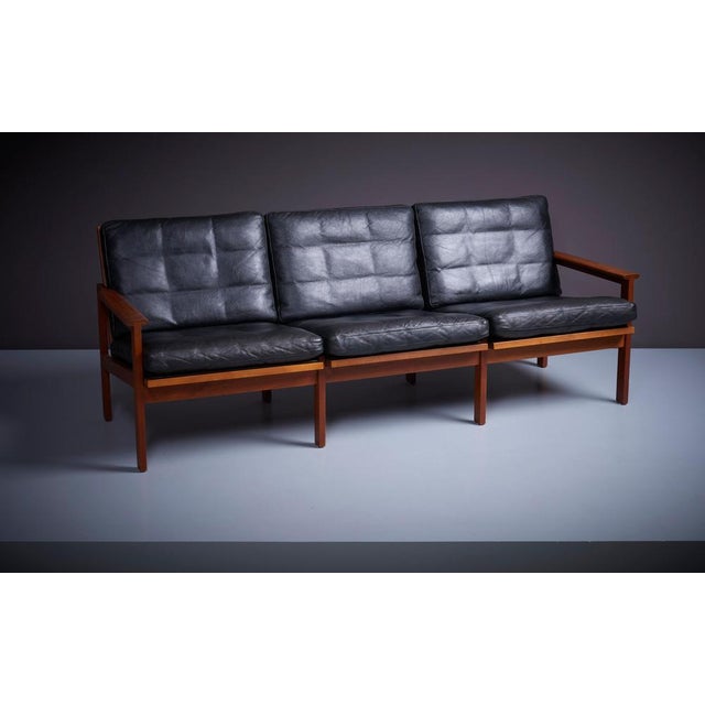 Black Leather Sofas & Side Table from Illum Wikkelso Capella, Denmark, 1960s, Set of 3 For Sale - Image 9 of 17