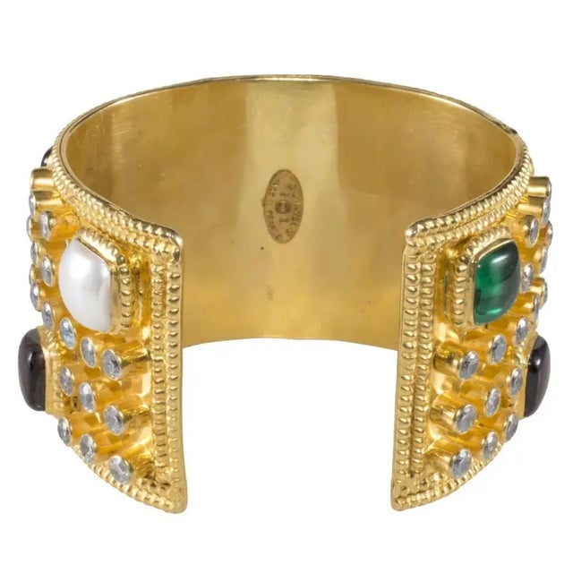 Abstract Vintage Chanel Cuff Bracelet Gold-Plated With Gripoix Glass Stones For Sale - Image 3 of 5