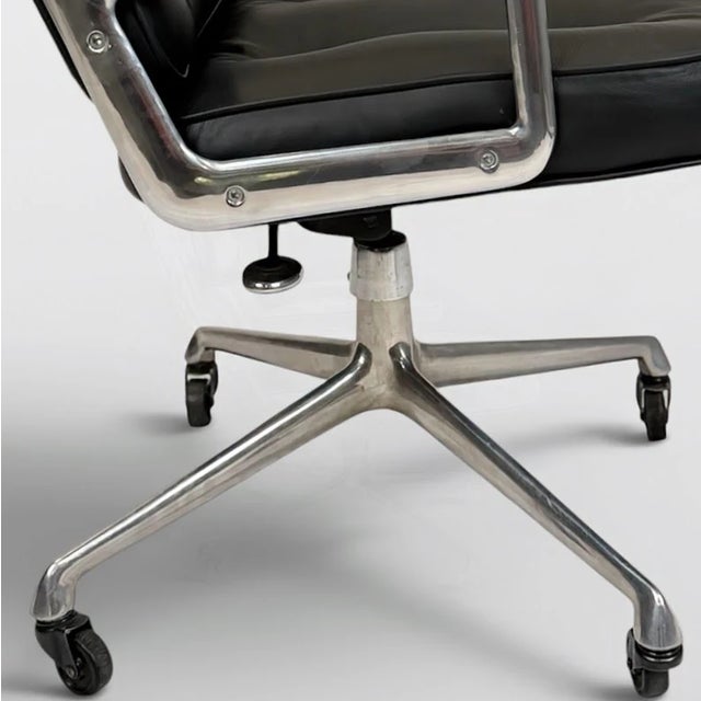 Black Charles & Ray Eames for Herman Miller Time-Life Executive Chair Model 3474, 1968 For Sale - Image 8 of 10