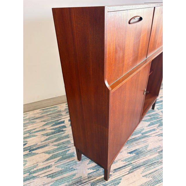 Maker: J. Donoff & Sons Ltd. Brand: Jentique Location: Shoreditch, London Model: Doncaster Era: Late 1950s – early 1960s...