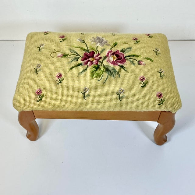 1960s Vintage Americana Arts & Crafts Folk Art Needlepoint Footstool For Sale - Image 4 of 17