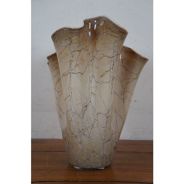 Vintage Zorza Poland Ruffled Freeform Handkerchief Marbled Art Glass Vase For Sale - Image 4 of 11