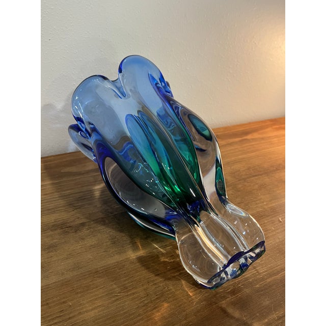 Royal Gallery Cobalt & Emerald Art Glass Tulip Vase, Poland 1999 For Sale In Orlando - Image 6 of 11