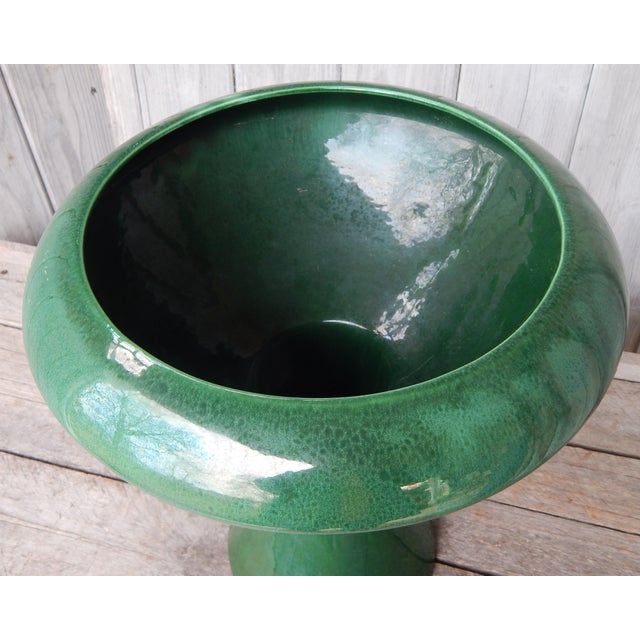 Zero issues. No cracks or chips. Large at 15" high, 13" diameter across the top. Very striking piece. Haeger of Chicago,...