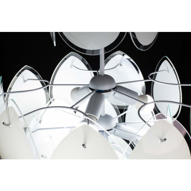 Italian Vistosi White Murano Glass Teardrop-Shaped Discs Chandelier, Italy, 1970s For Sale - Image 3 of 15