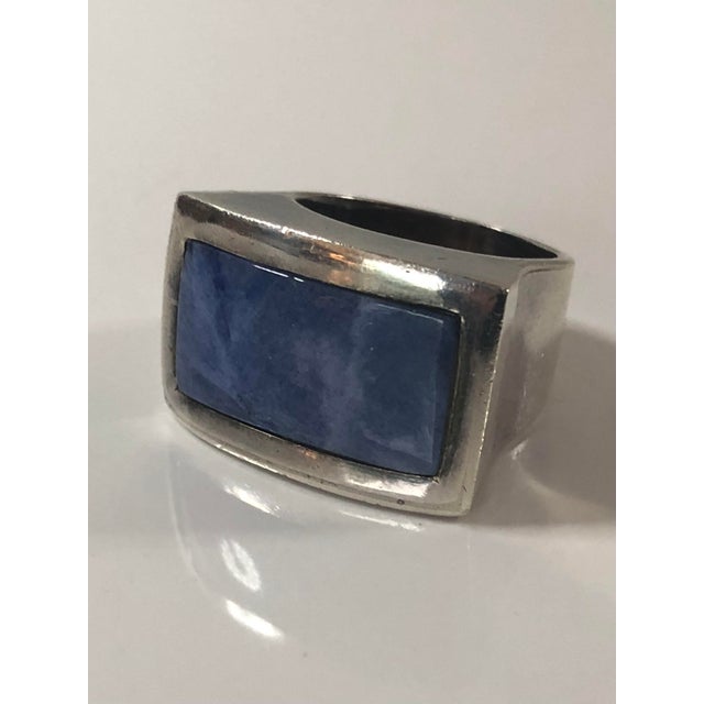 1990s Peruvian Sodalite Sterling Silver Cocktail Ring, Size 7.25 For Sale - Image 6 of 11