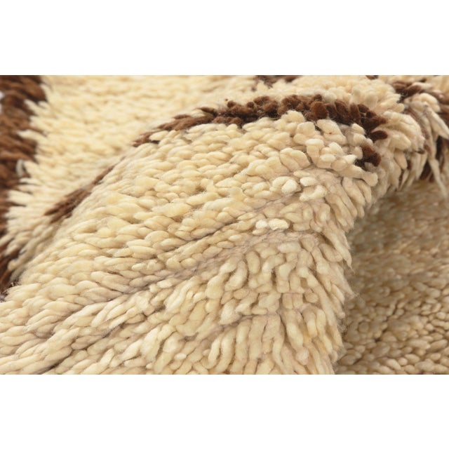 Vintage Azilal Moroccan Rug, 02'09 X 07'03 For Sale In Dallas - Image 6 of 11