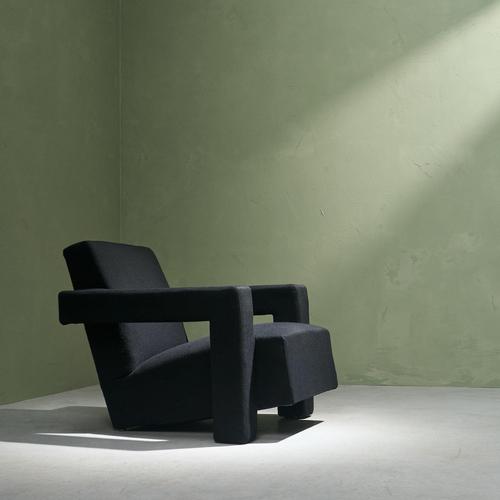 Wooden structure, black wool Height: 70 cm / 27.6 in Width: 75 cm / 29.5 in Depth: 89 cm / 35.0 in Seat height: 40 cm /...