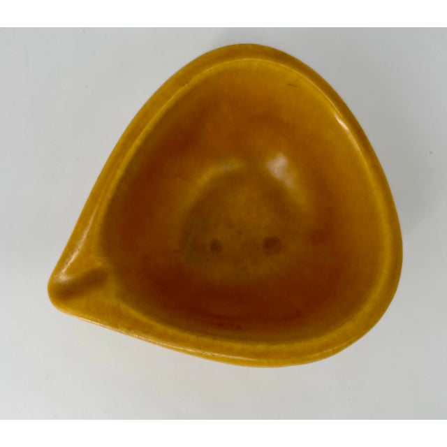 Mid-Century Modern Vintage Ceramic Pottery Freeform Yellow Bowl - U. S. A. For Sale - Image 3 of 5