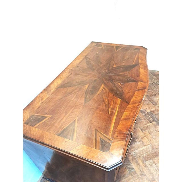 Antique French Commode in Mixed Woods, 1800 For Sale - Image 6 of 9