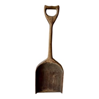Rustic Farmhouse Country Antique Wooden Carved Shovel D-Handle For Sale
