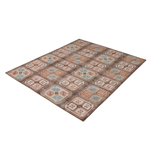 This 6x9 rug design is an exciting new addition to the Homage Collection by Rug & Kilim—an encyclopedia of styles...