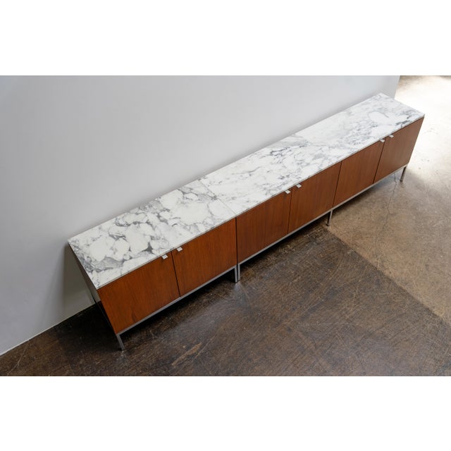 Vintage Sideboards in Indian Rosewood and Carrara Marble by Florence Knoll Bassett for Knoll International, 1960s, Set of 2 For Sale - Image 4 of 18