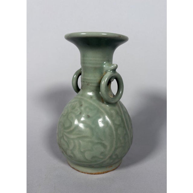 Celadon stoneware vase Longquan Yuan-Ming Dynasty - China For Sale - Image 4 of 7