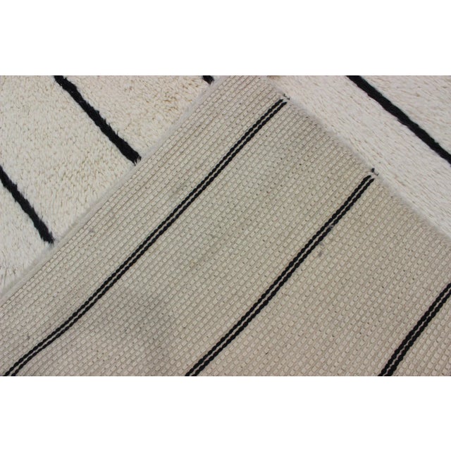 Minimalist Design Modern Moroccan Rug in White by Keivan Woven Arts 8'0 X 11'0 For Sale In Atlanta - Image 6 of 7
