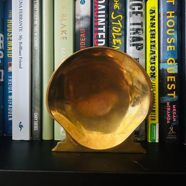 Adorable coastal brass bookend. Estimated from the 1960’s, classic mcm collectible. Single bookend. Perfect for shelf...