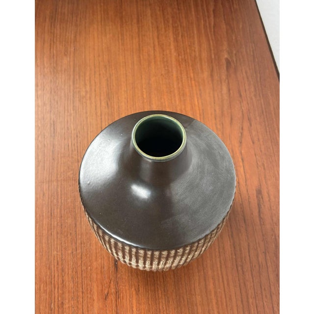 Mid-Century East German GDR Pottery Vase from Veb Haldensleben, 1960s For Sale - Image 4 of 15