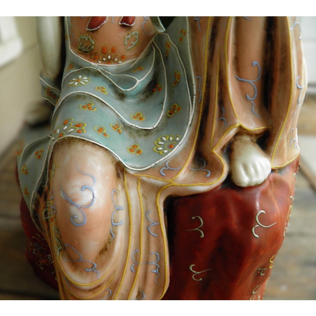 Rare Pair of Quan-Yin Buddhist Bodhisattvas of Compassion Porcelain Statues For Sale - Image 15 of 18