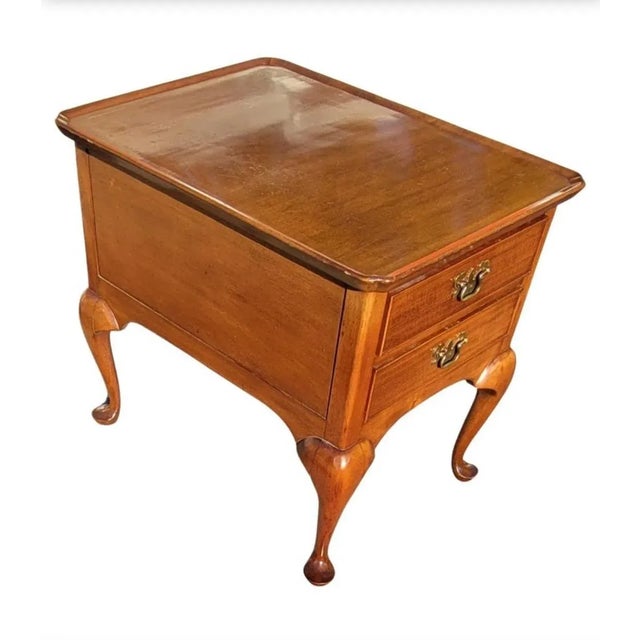 Queen Anne Biggs Furniture Two-Drawer Queen Anne Mahogany Side Table Nightstand For Sale - Image 3 of 9