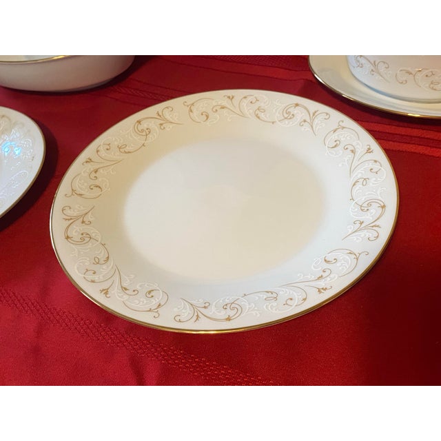 Vintage Noritake Duetto 6610 Mid-Century Modern Ceramic White Gold Scroll Japan Dinner Set - 96 Pieces For Sale - Image 9 of 11