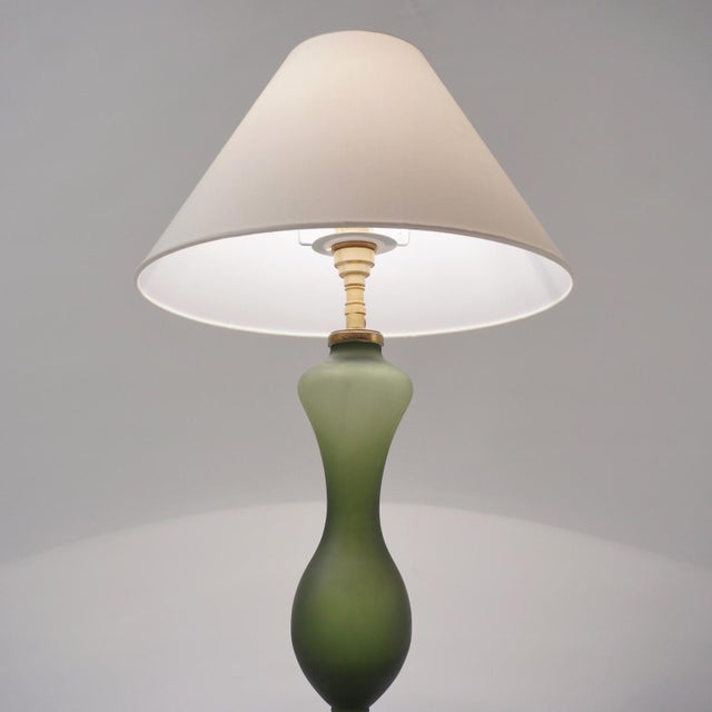 1890's French Art Nouveau Baccarat Style Satin Glass & Ormolu Antique Table Lamp - Rewired For Sale - Image 14 of 14