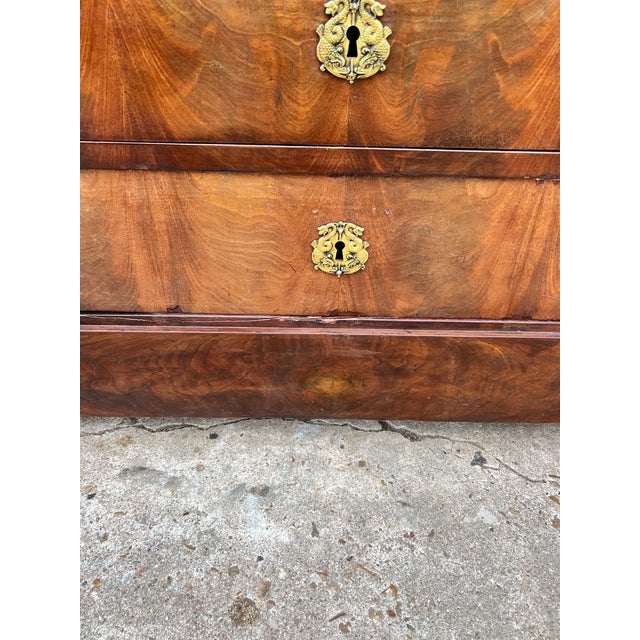 Louis Philippe French 19th Century Louis Philippe Flame Mahogany Marble Top Commode For Sale - Image 4 of 12